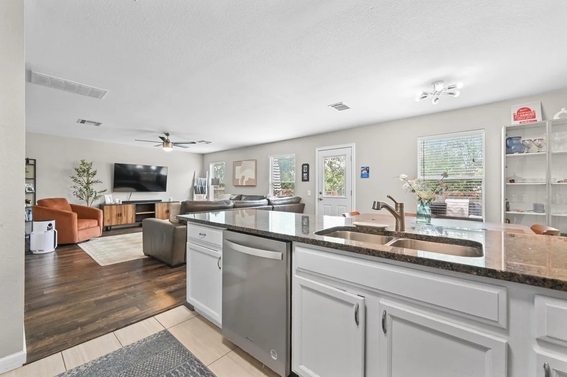 Photo of 1414 Strickland DR