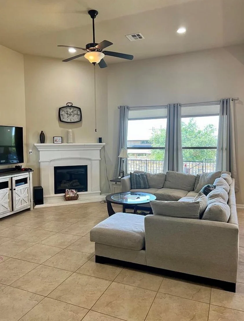 Photo of 4213 Gandara BND