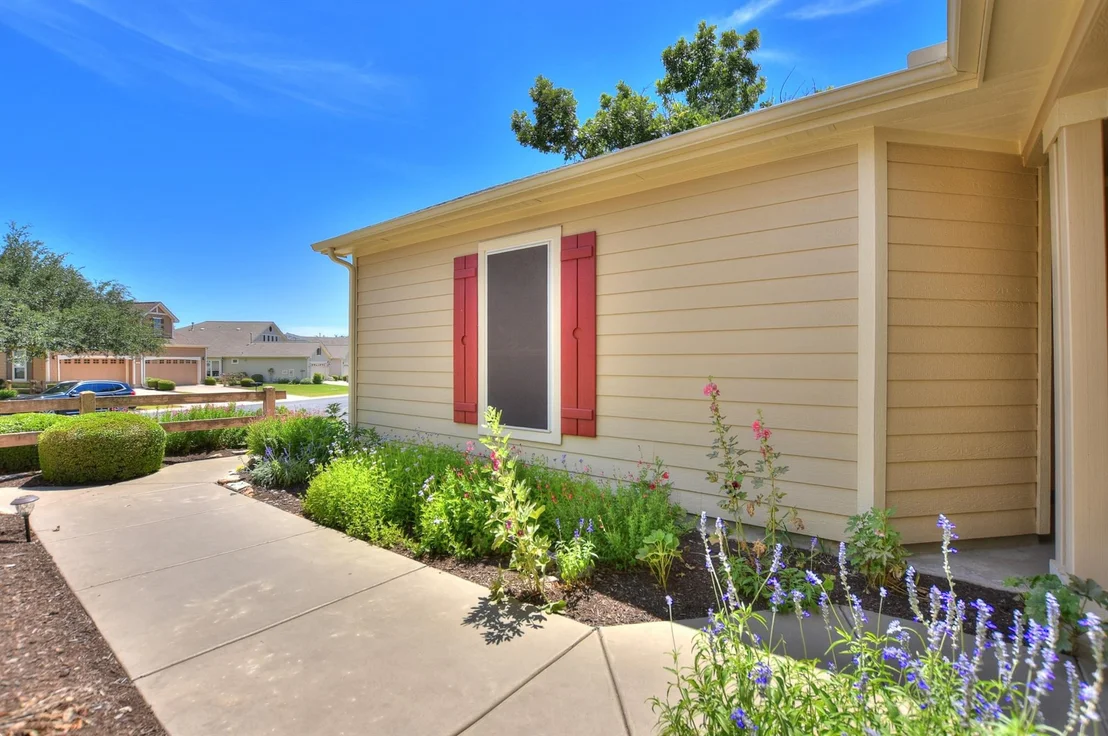 Photo of 221 Bonham LOOP
