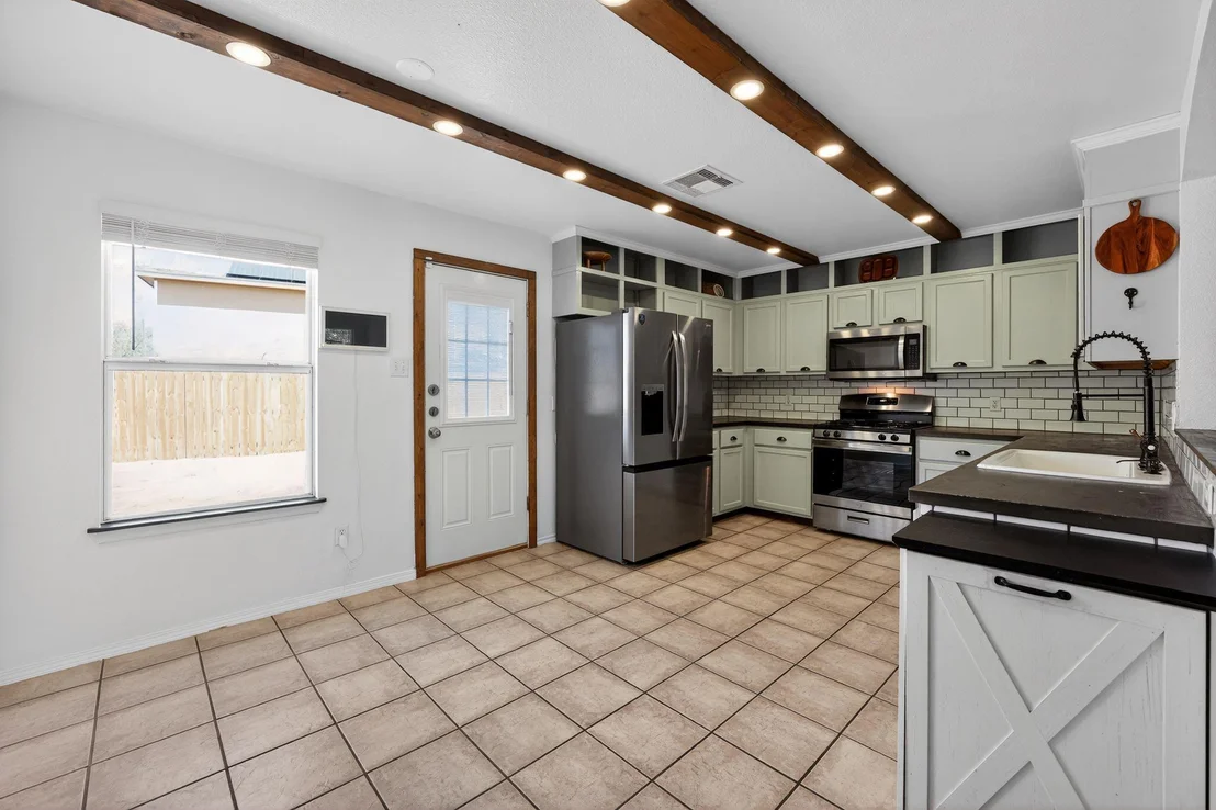 Photo of 748 Bills CIR