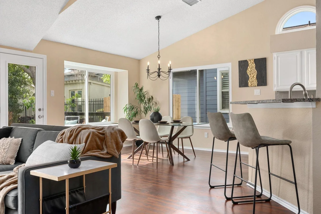 Photo of 8601 Verona TRL