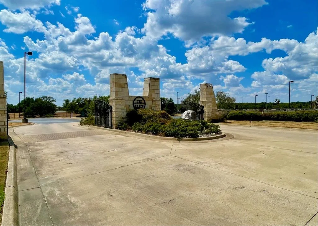 Photo of 281 E FM 979