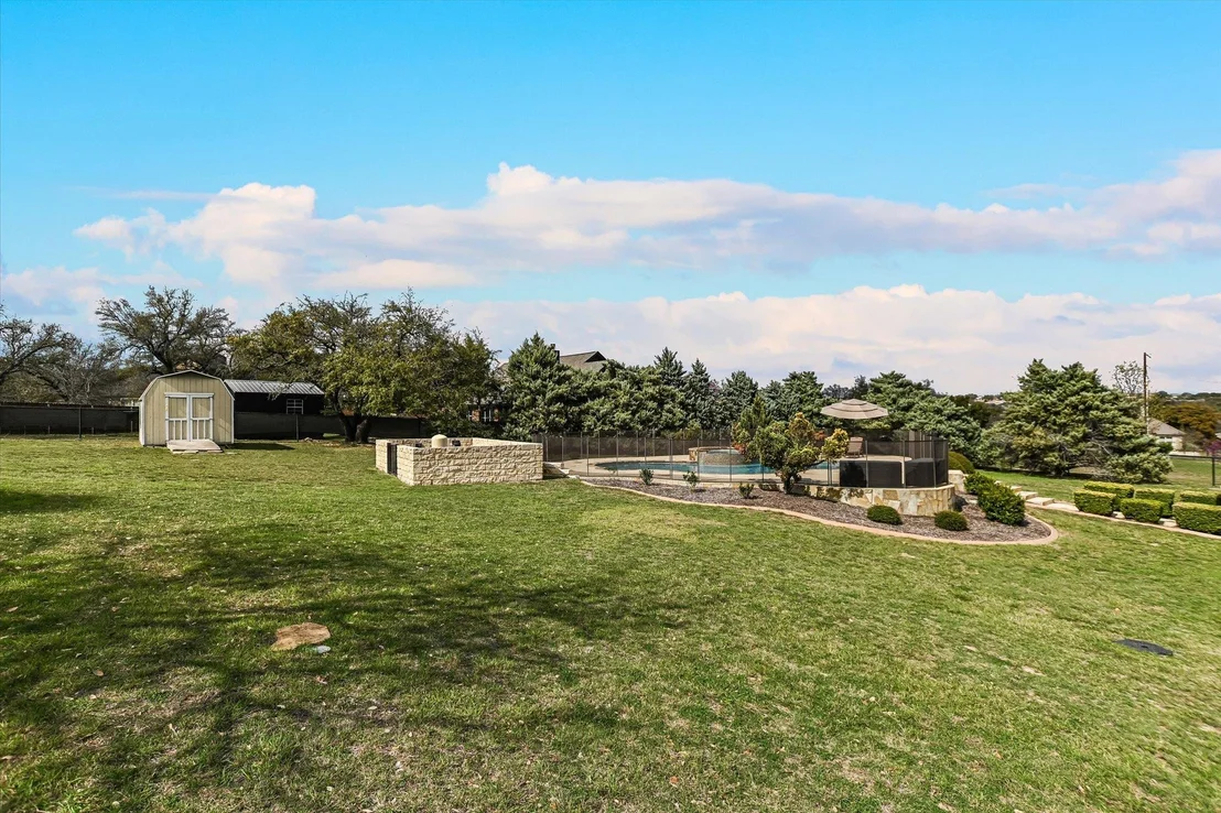 Photo of 604 Lake Side CV