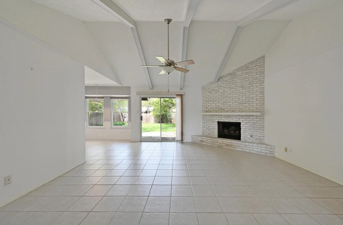 Photo of 2006 Southern Oaks DR