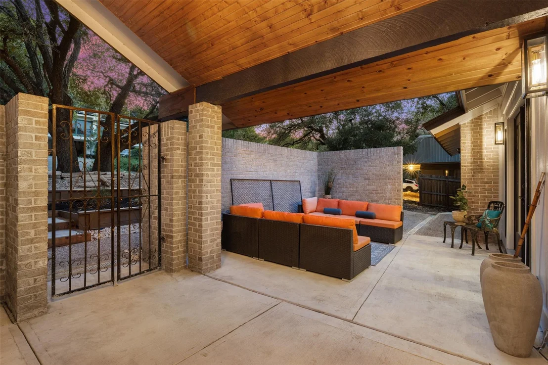 Photo of 6303 Shadow Valley DR
