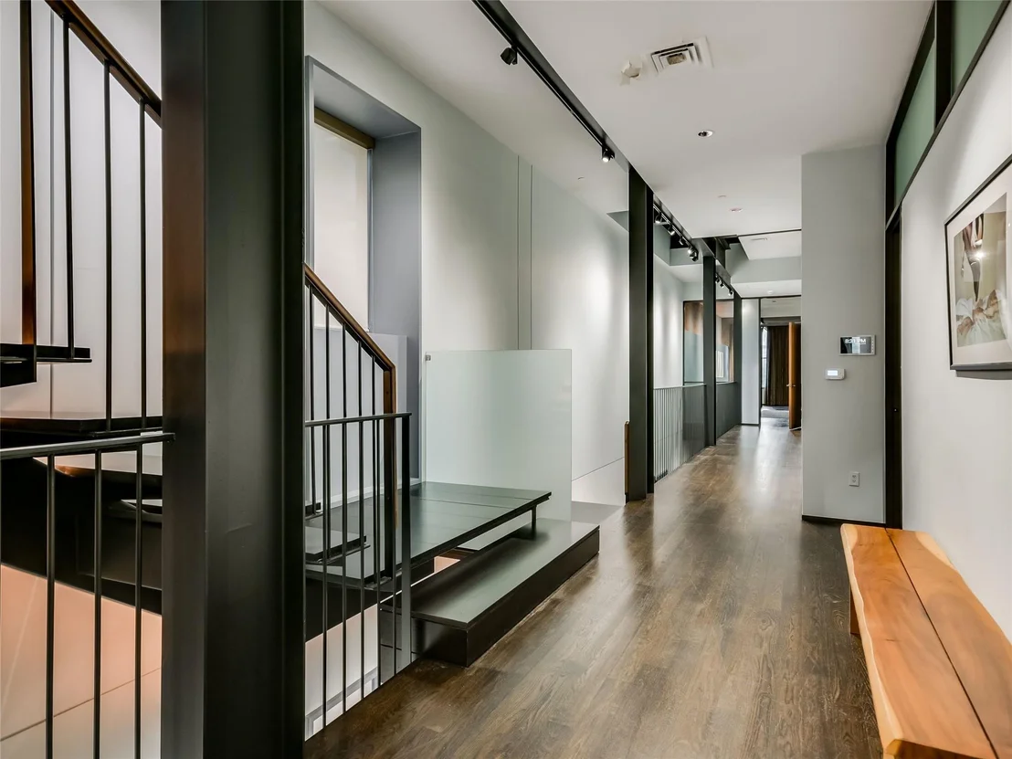 Photo of 811 Congress Ave