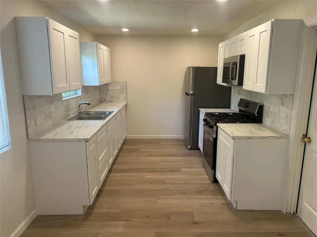 Photo of 1909 Heathwood CIR