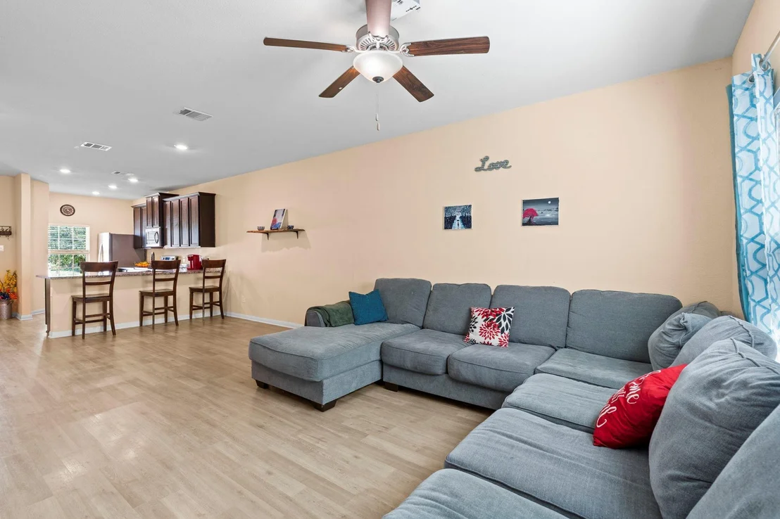 Photo of 1698 Violet LN