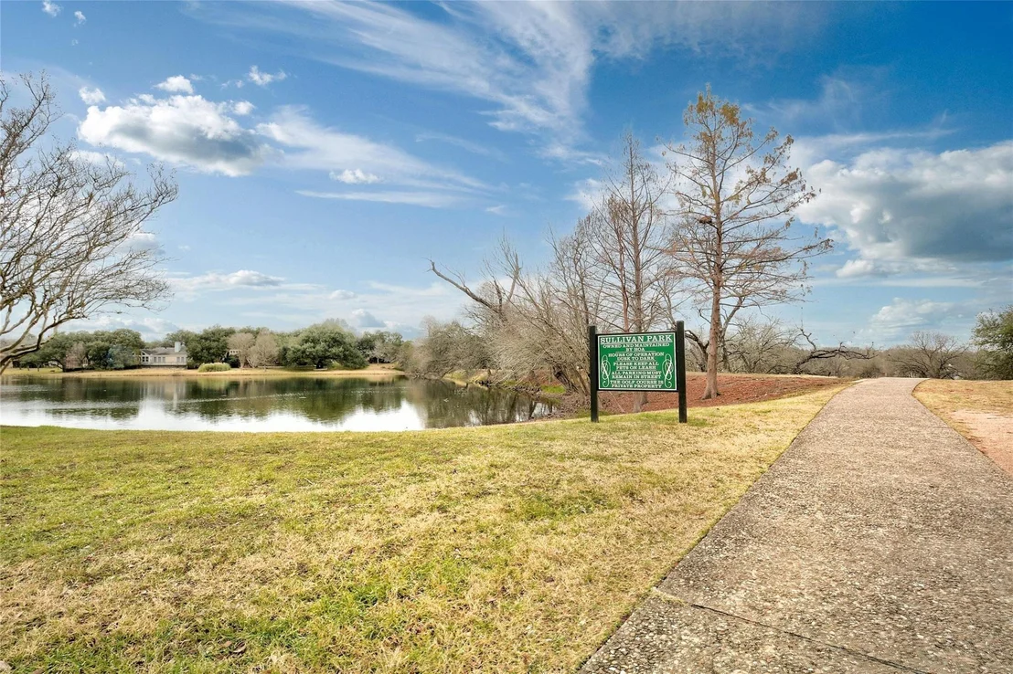 Photo of 11131 Pinehurst DR