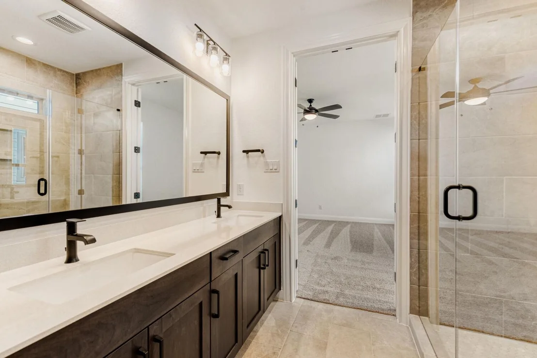 Photo of 175 International ST