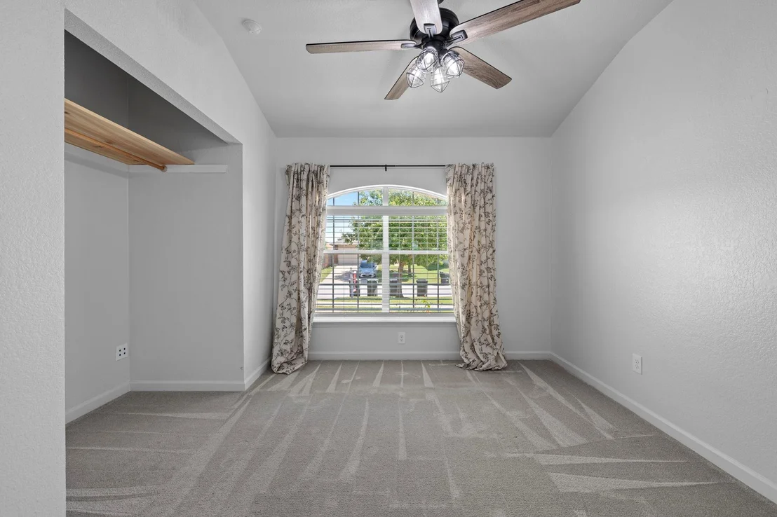 Photo of 121 McGugan LN