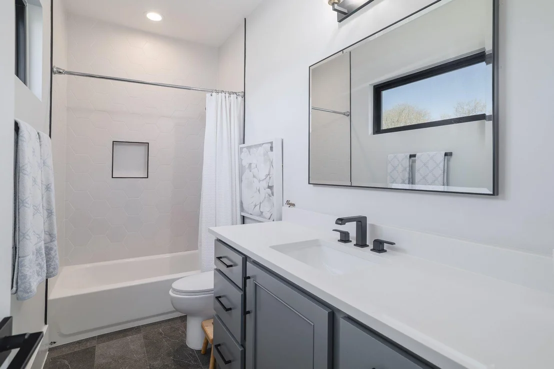 Photo of 2404 Hancock DR
