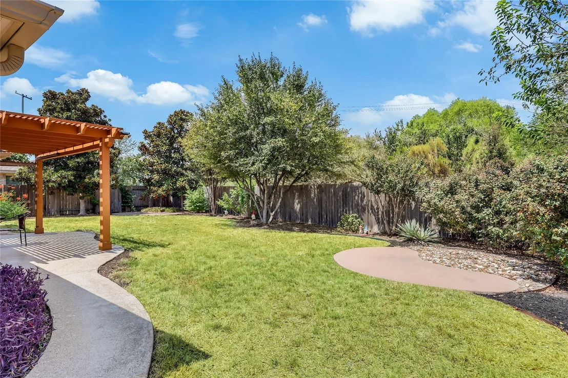 Photo of 328 Hidden Brook LN