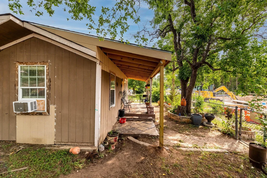 Photo of 1144 Mason Ave