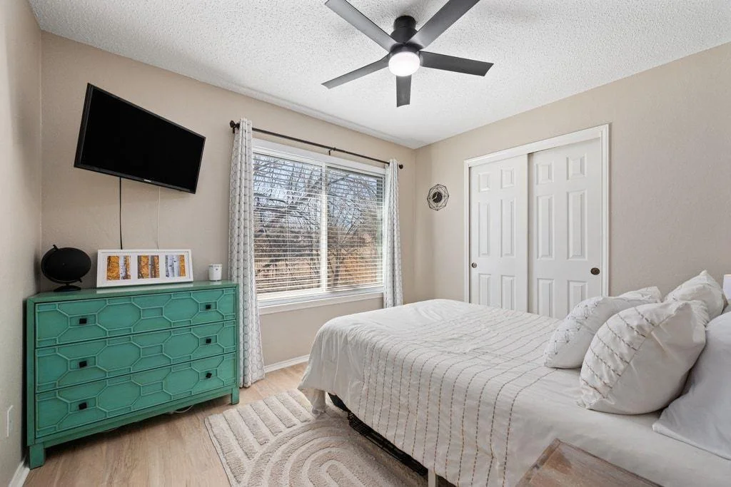 Photo of 1506 Clearview LOOP
