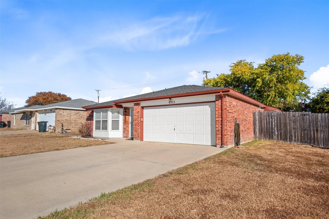 Photo of 4311 Waterproof DR