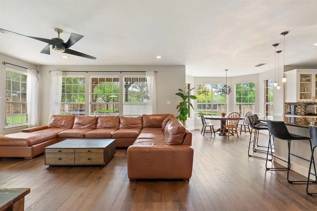 Photo of 3814 Forest Creek DR