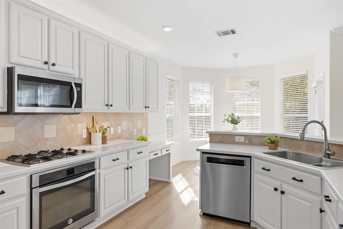 Photo of 9400 Savannah Ridge DR