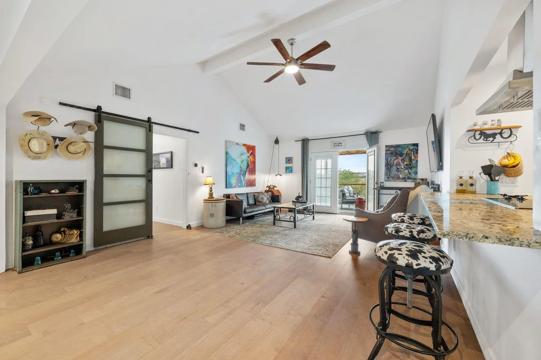 Photo of 401 Ranchview RD