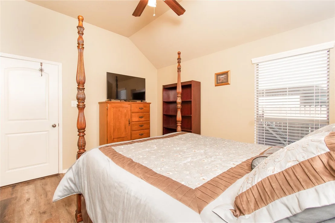 Photo of 947 Madrone DR