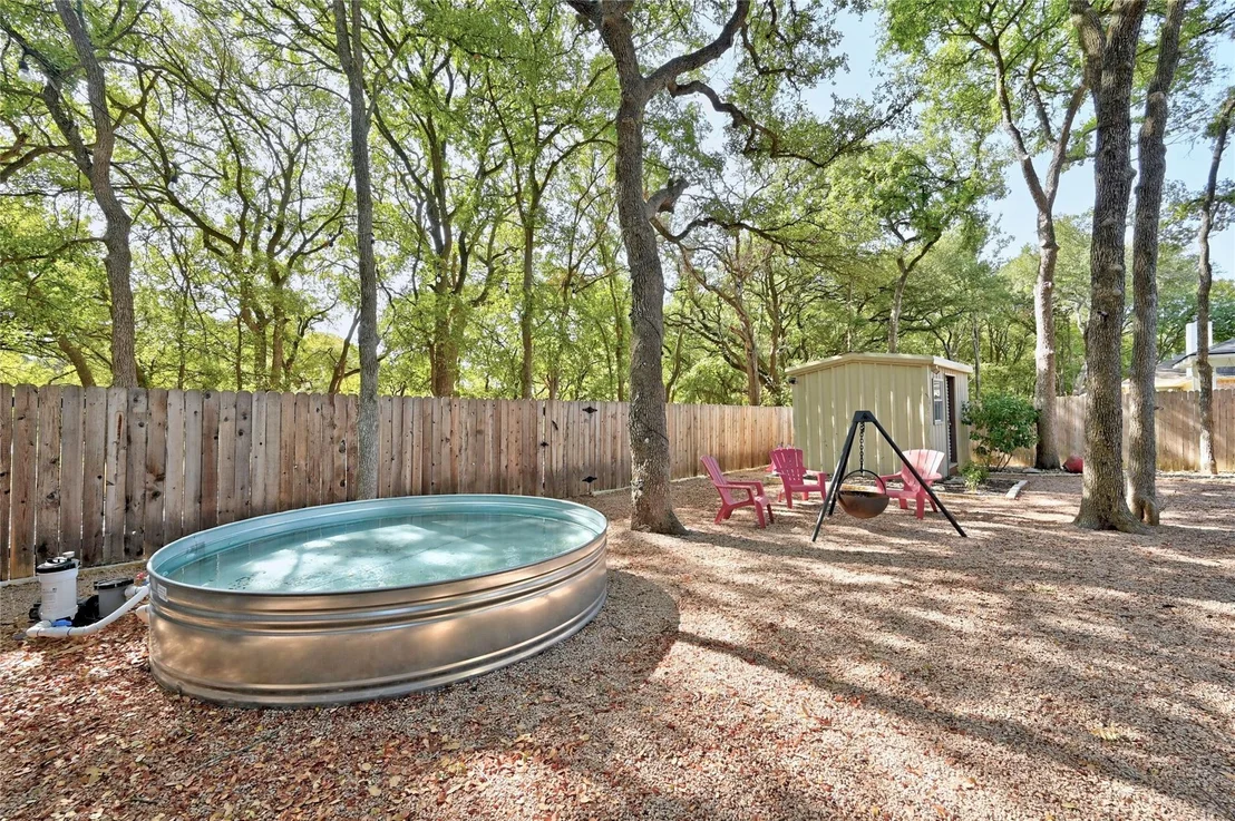 Photo of 329 Cullen BLVD