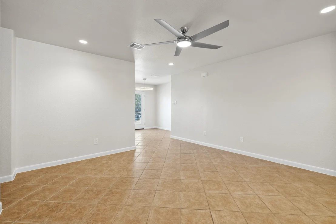 Photo of 21518 Horseshoe LOOP