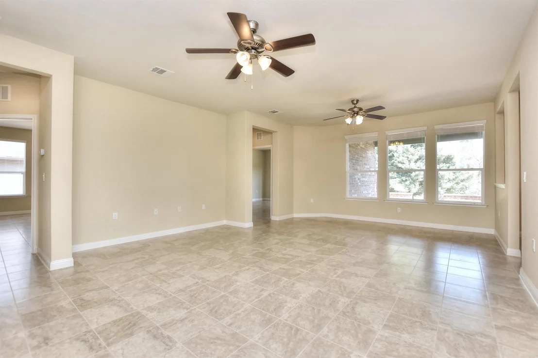 Photo of 107 Davis Mountain CIR
