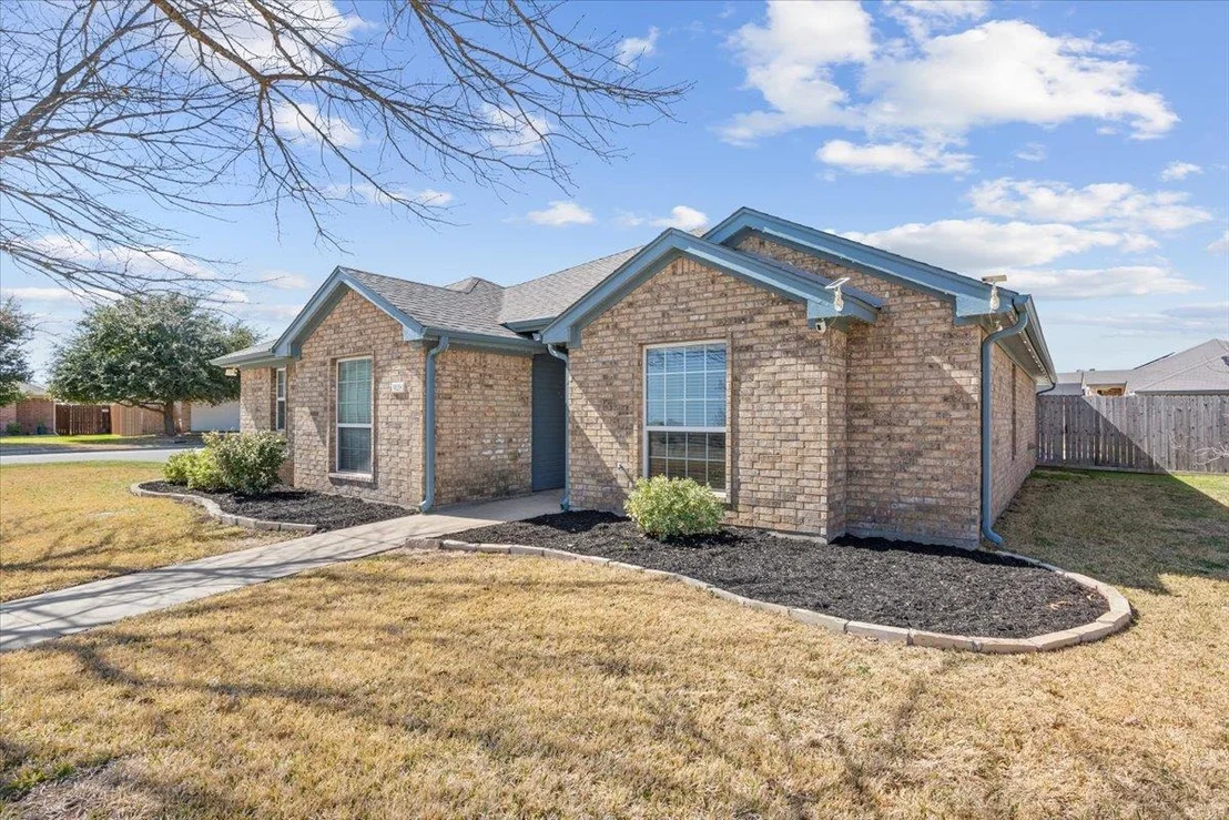 Photo of 5128 Duke DR