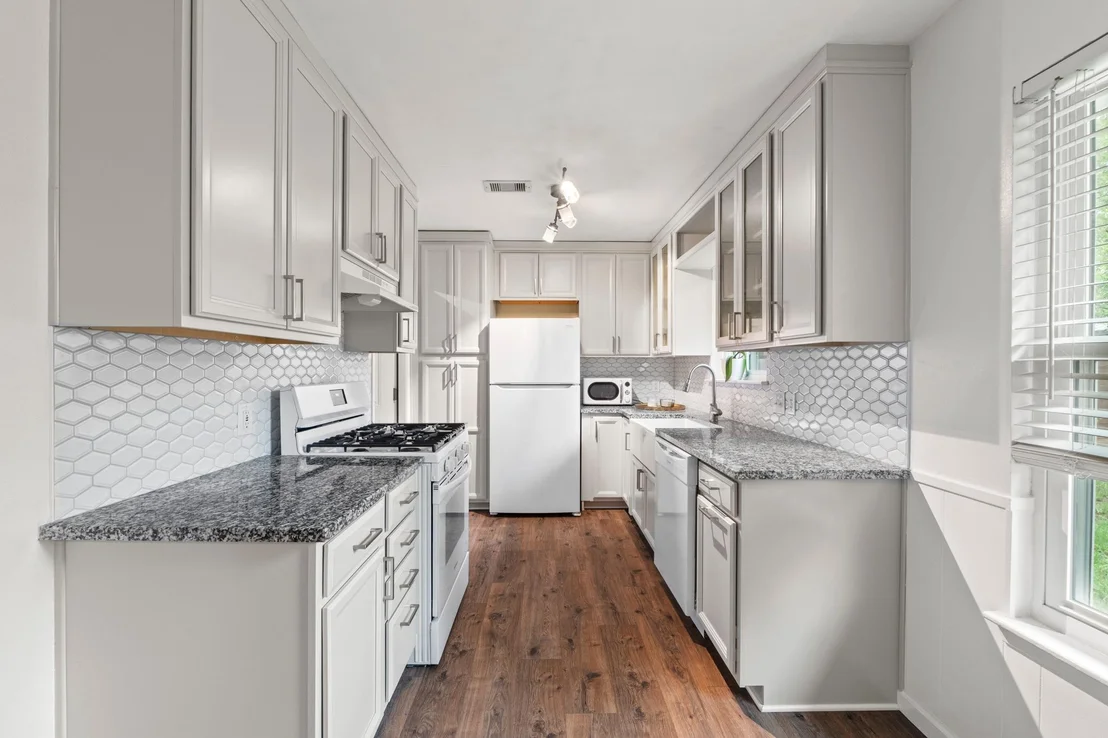 Photo of 5811 Glenhollow PATH