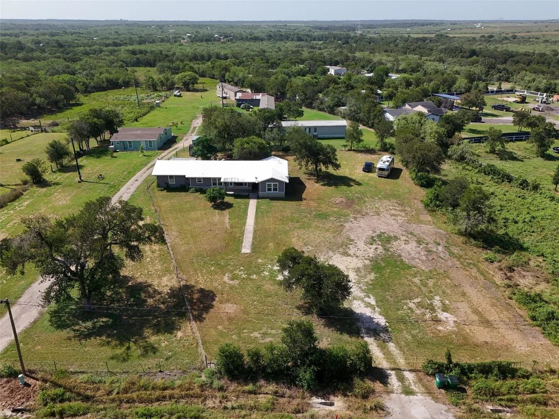 Photo of 2813 Highway 21 W