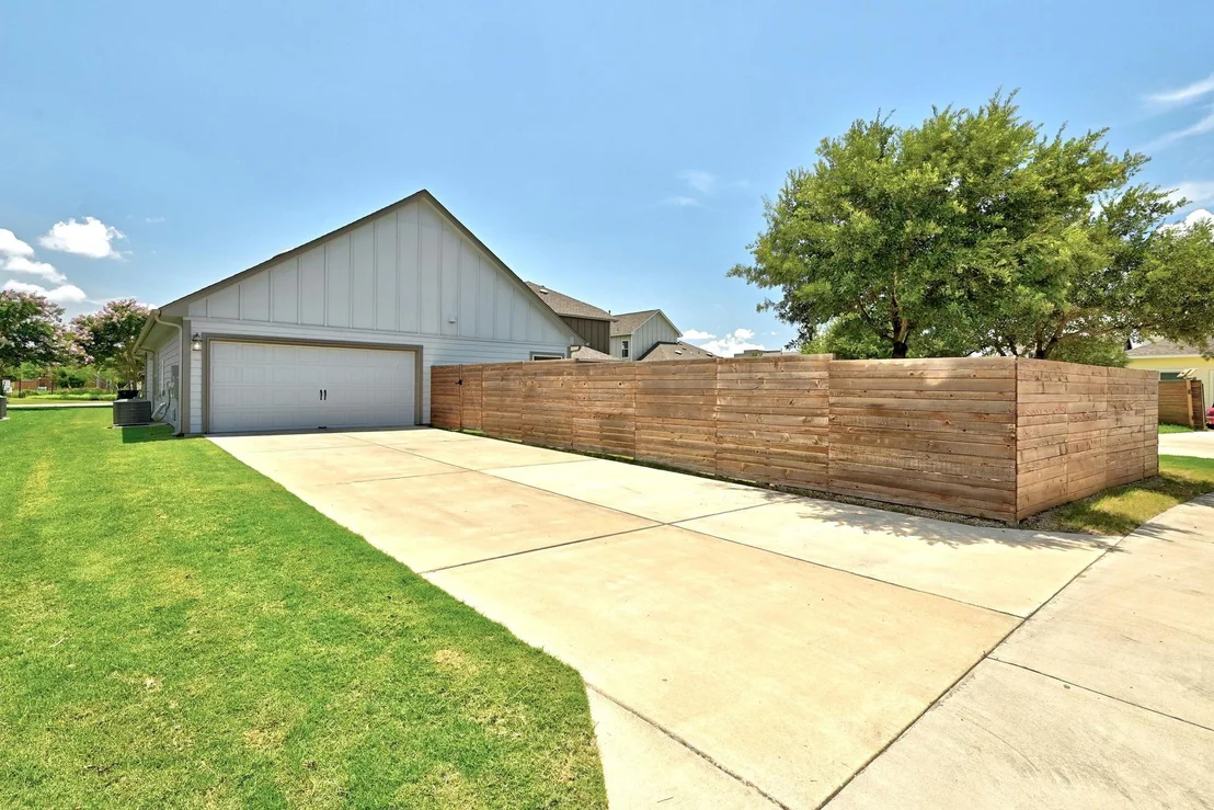 Photo of 5512 Baythorne DR