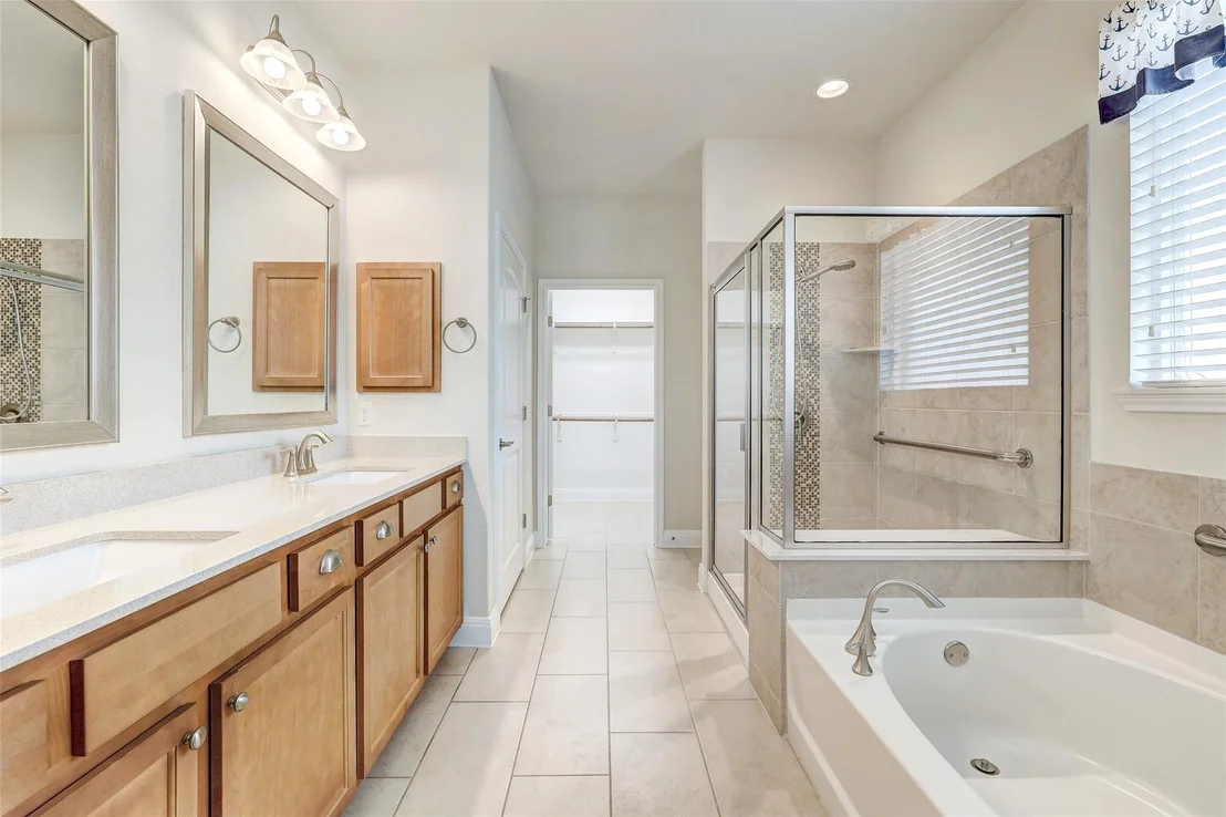 Photo of 2 Acacia WAY
