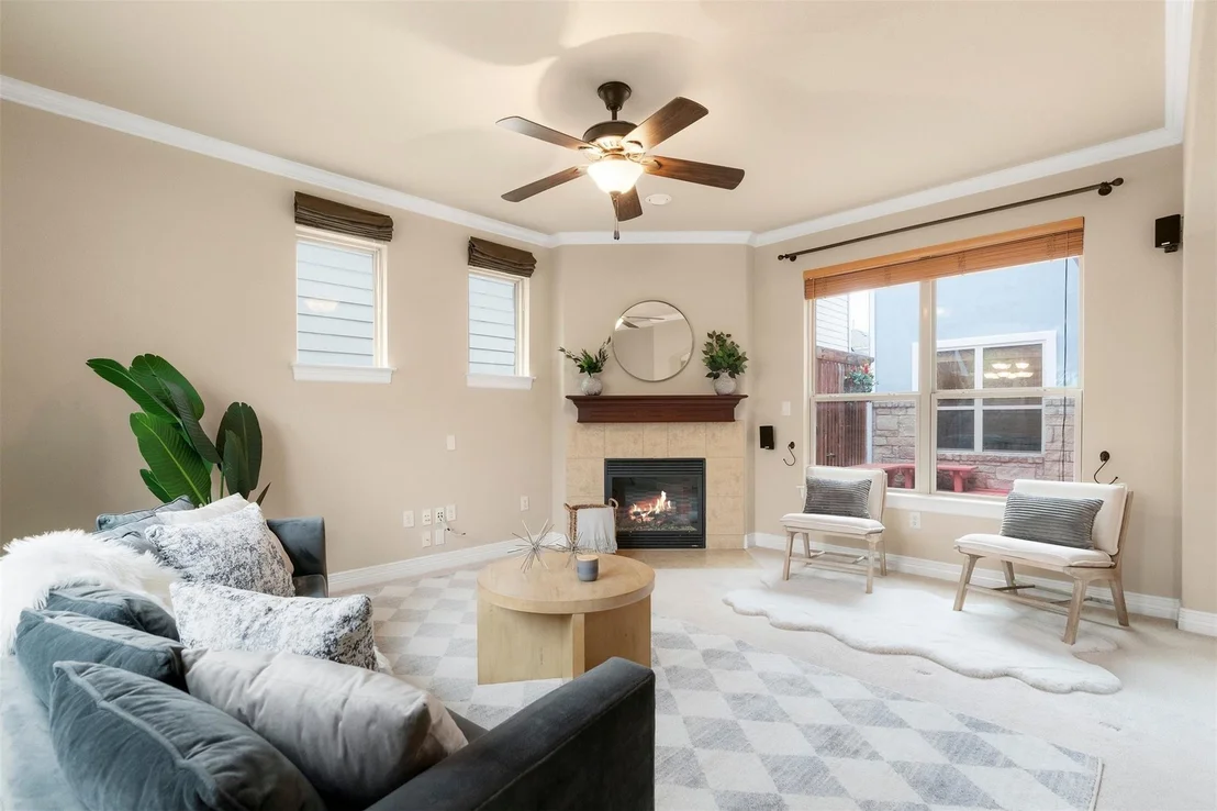 Photo of 1924 Emma Long ST