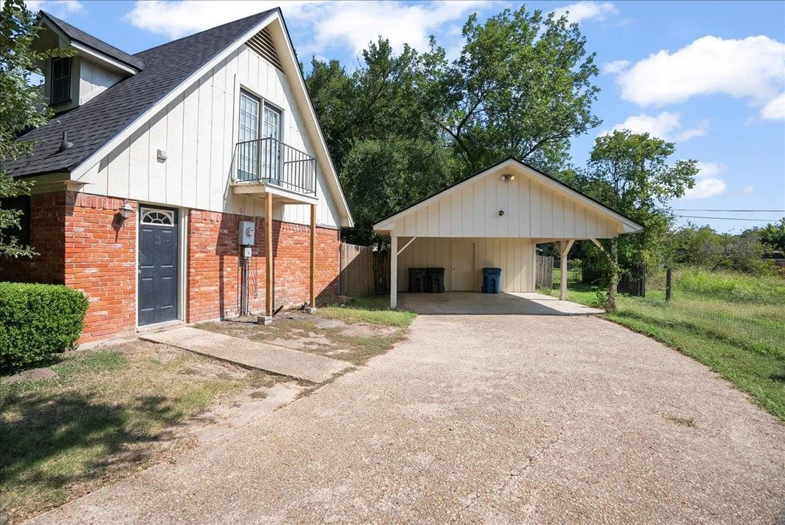Photo of 421 Forrest LN