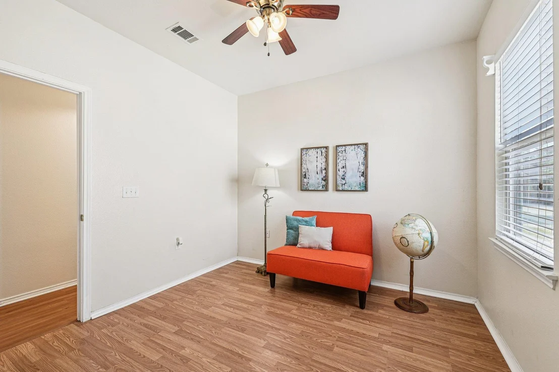 Photo of 323 Crockett LOOP