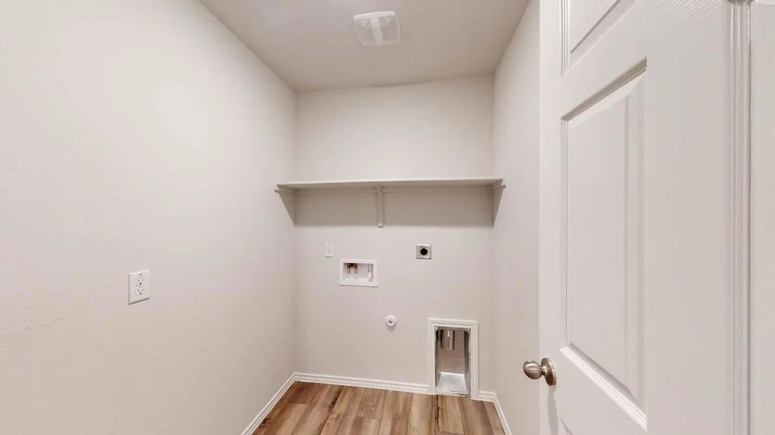 Photo of 553 Hector LOOP