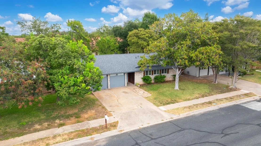 Photo of 7004 Whispering Oaks DR