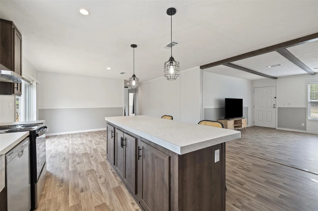 Photo of 281 Green Oaks DR