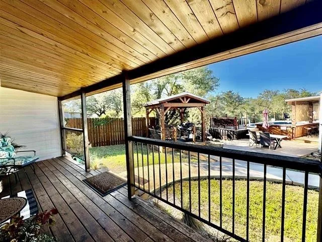 Photo of 800 Lakeway