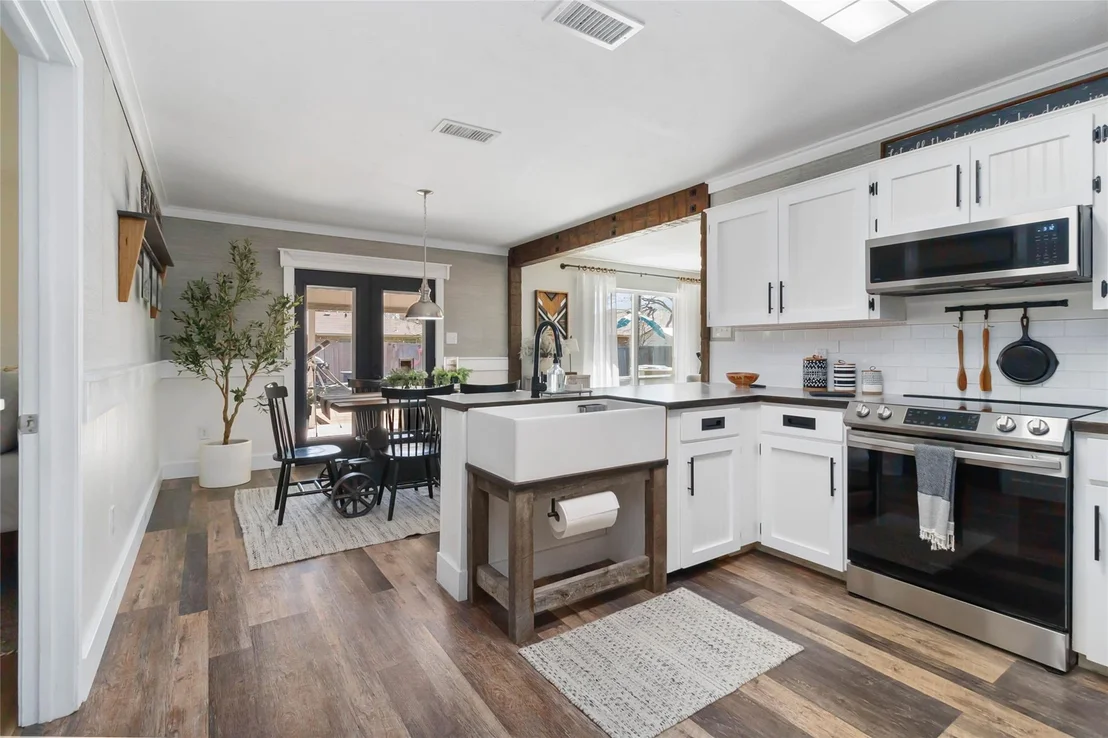 Photo of 411 Oak ST