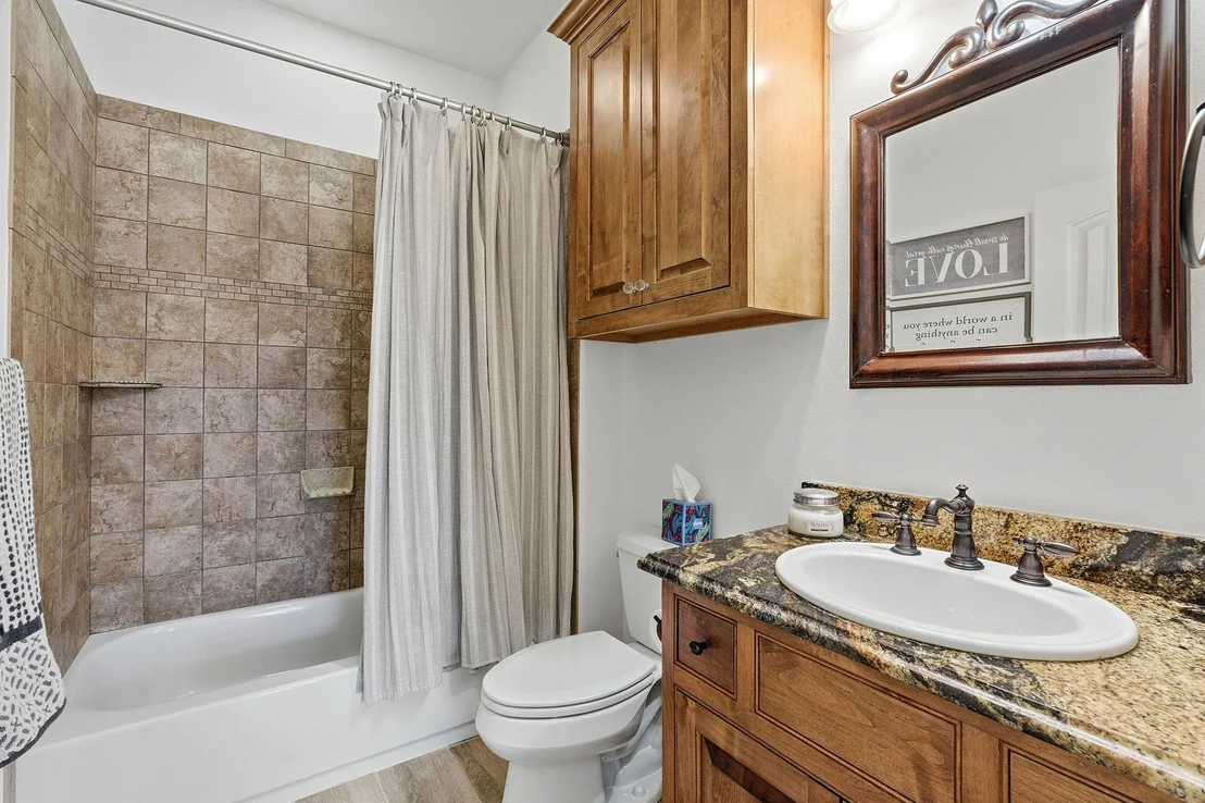 Photo of 308 Oak Plaza CV