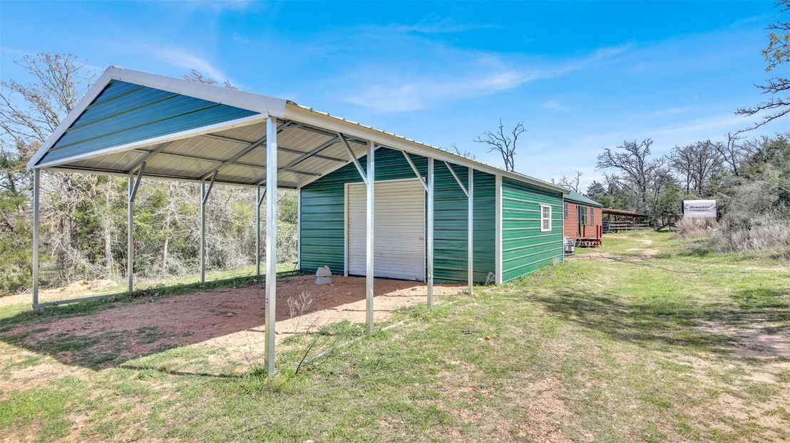 Photo of 1205 Private Road 7016 RD