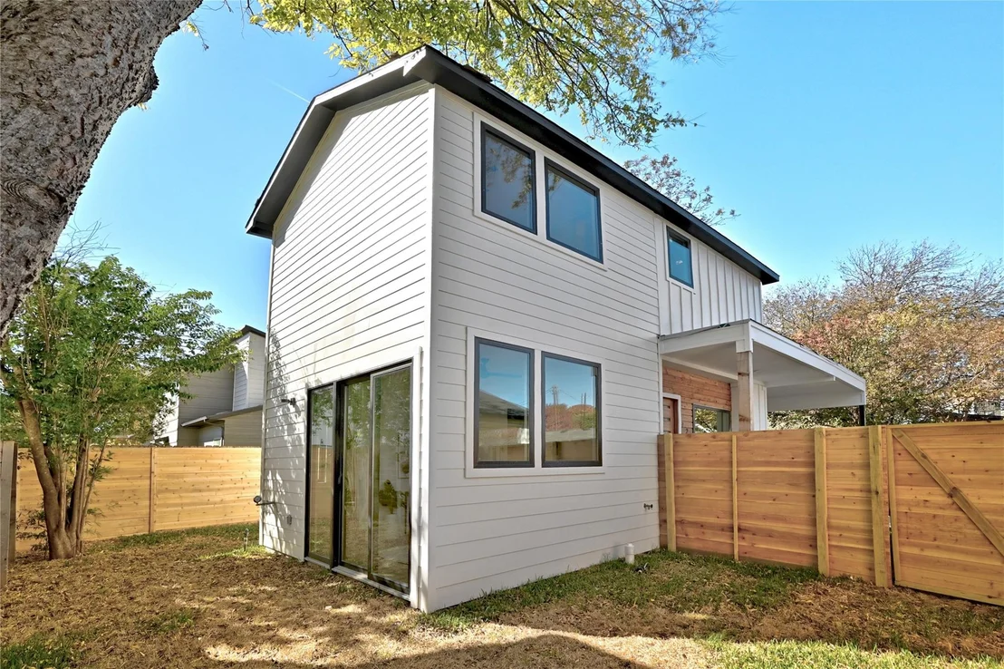 Photo of Unit 2 at 2717 Lyons RD