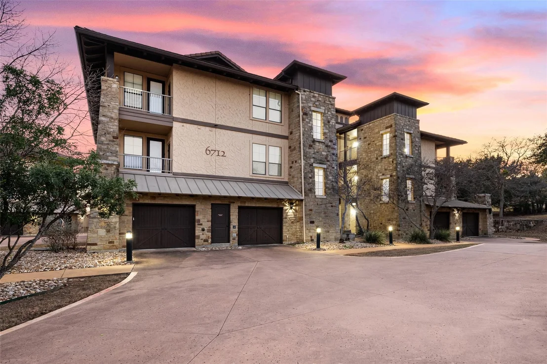 Photo of Unit 303 at 6712 Lantern View DR
