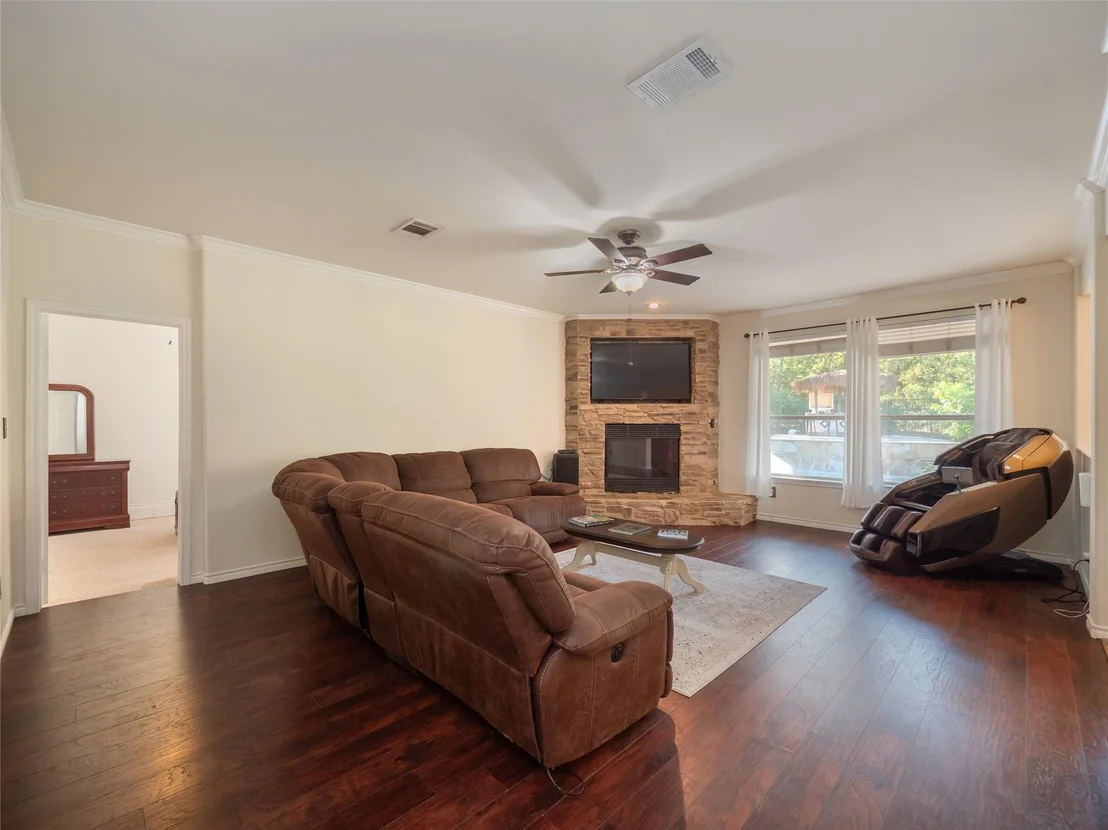 Photo of 533 Arbors CIR