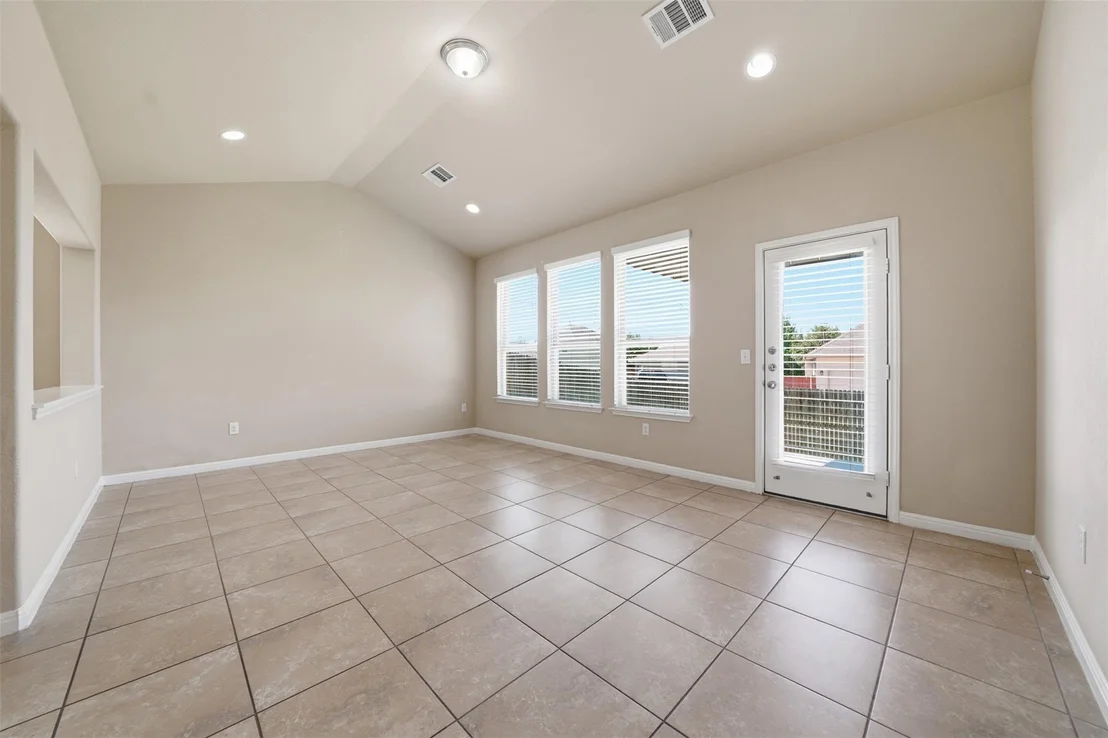 Photo of 613 Longhorn Cavern RD