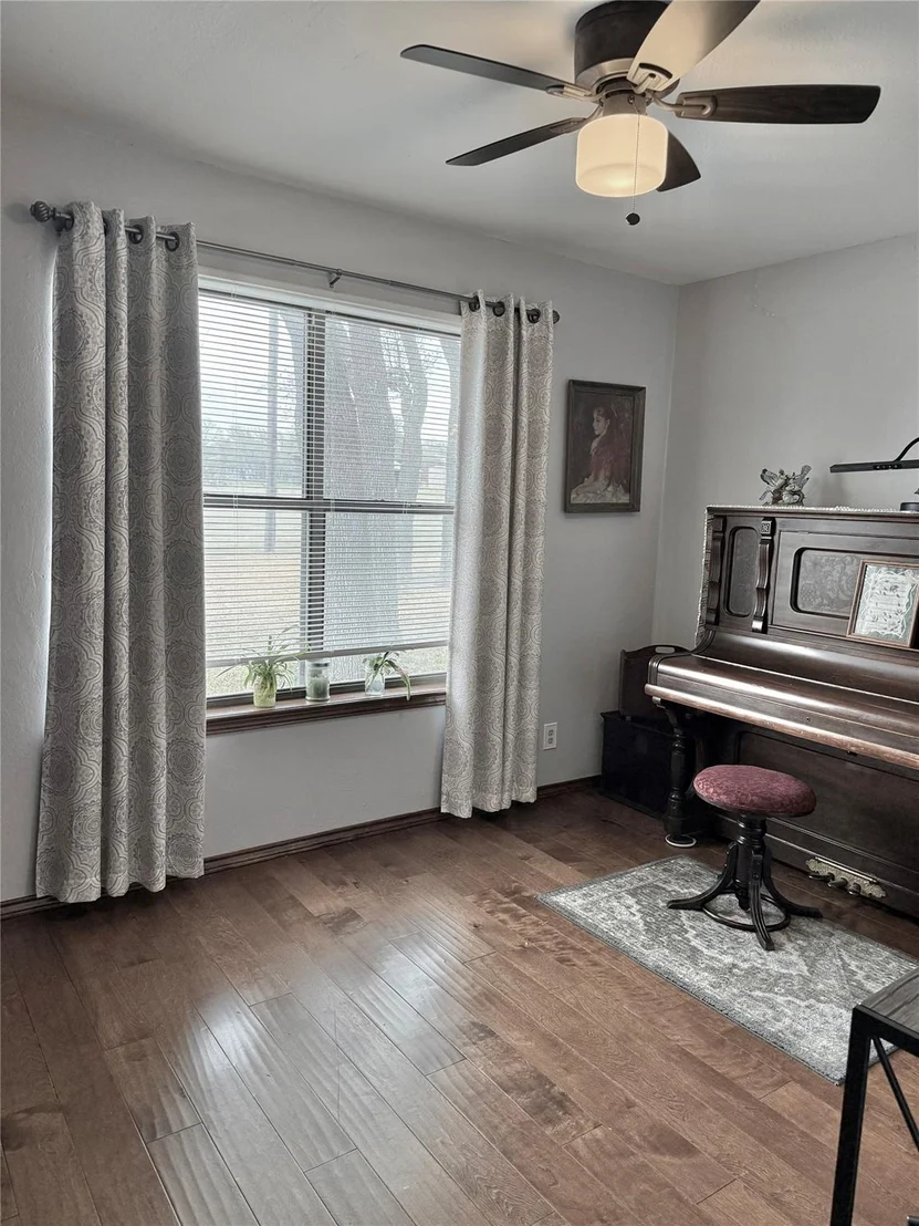 Photo of 2501 County Road 228