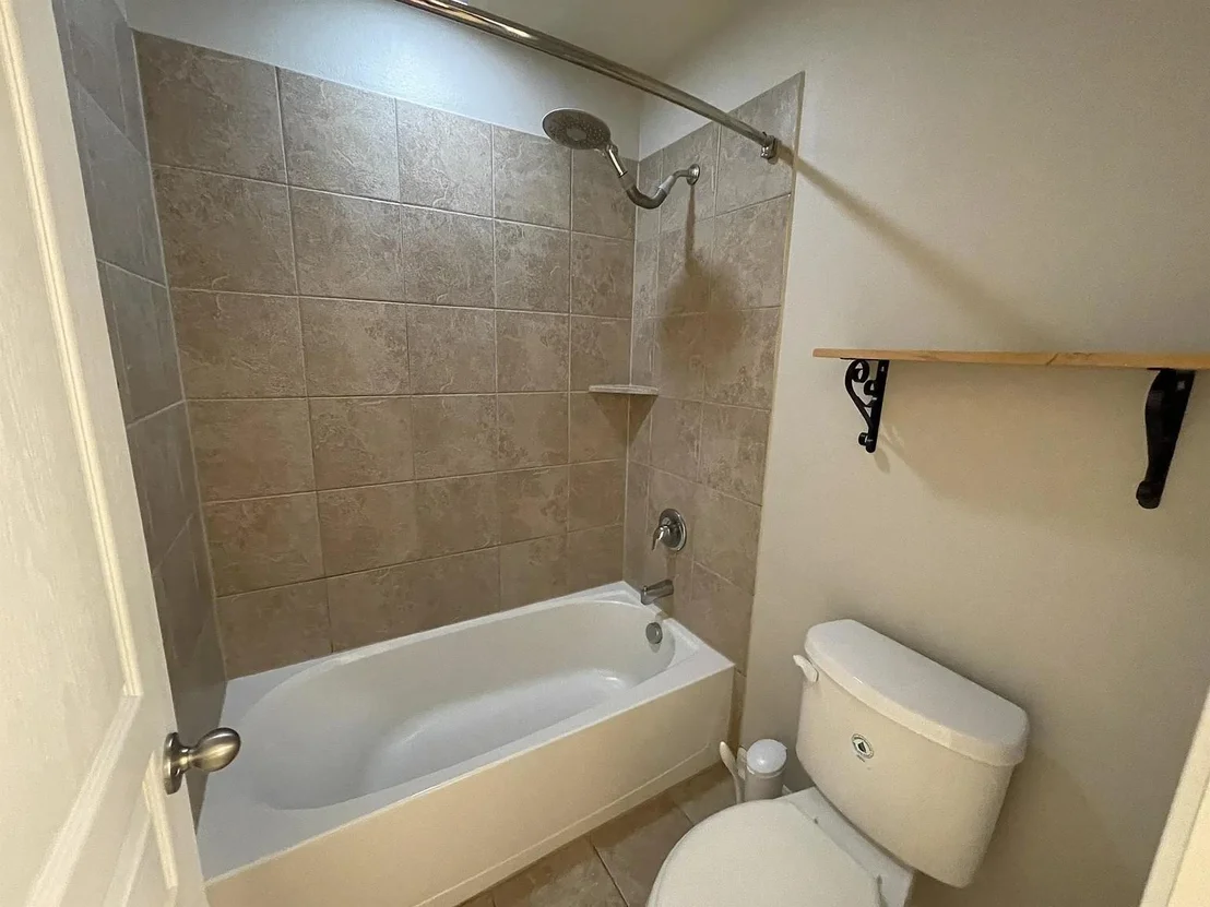 Photo of 5136 Hellman
