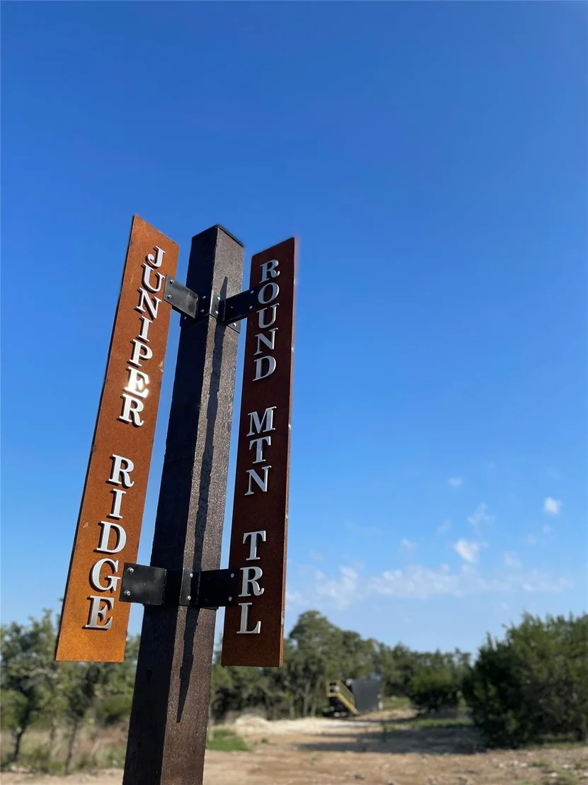 Photo of 225 Round Mountain DR