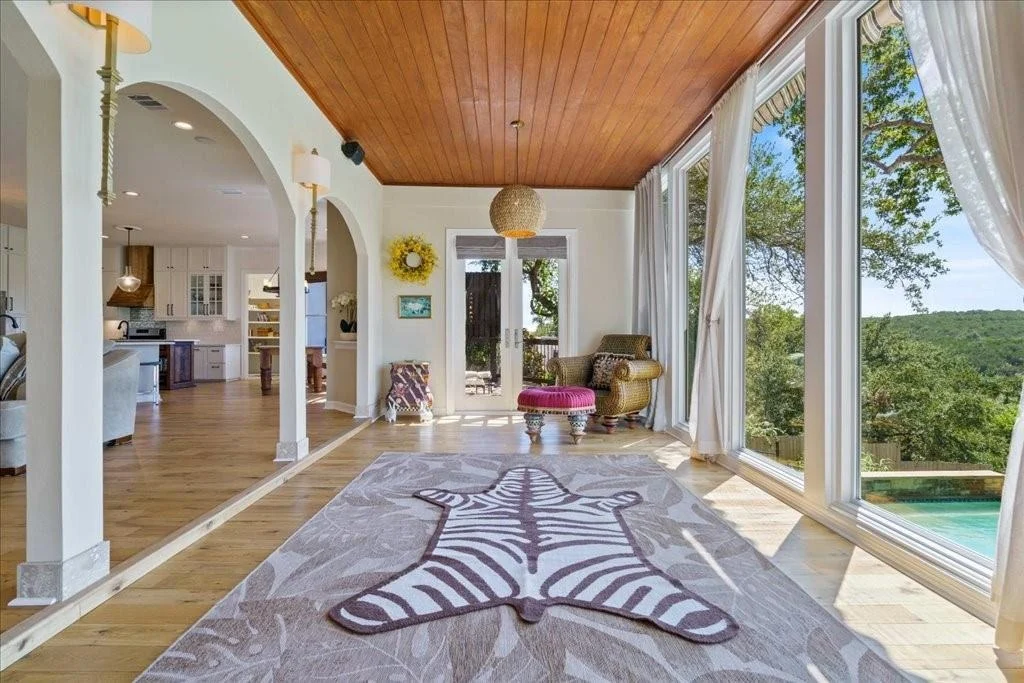 Photo of 4100 Love Bird LN